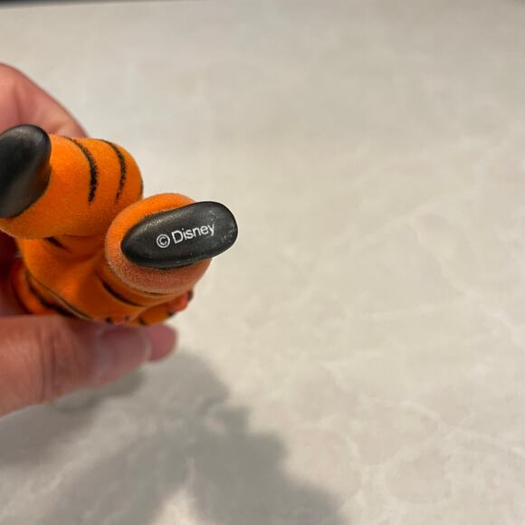 Disney Ashton Drake Heirloom ornament tigger costume boy w/ tigger felt ceramic - Picture 7 of 9